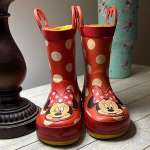 Western Chief Red Minnie Mouse Rain Boots
Very good condition.